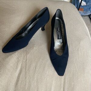 Vintage Stuart Weitzman Navy Blue Kitten Heels 10